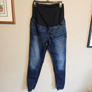 Isabel Maternity by Ingrid & Isabel Size 6/28R Skinny Jeans Full Panel Front